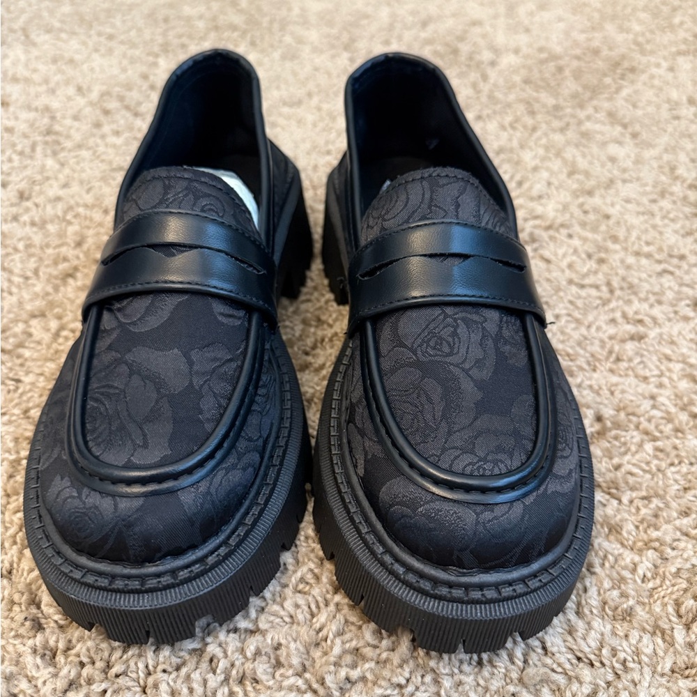 Elegant Black Loafers for Women